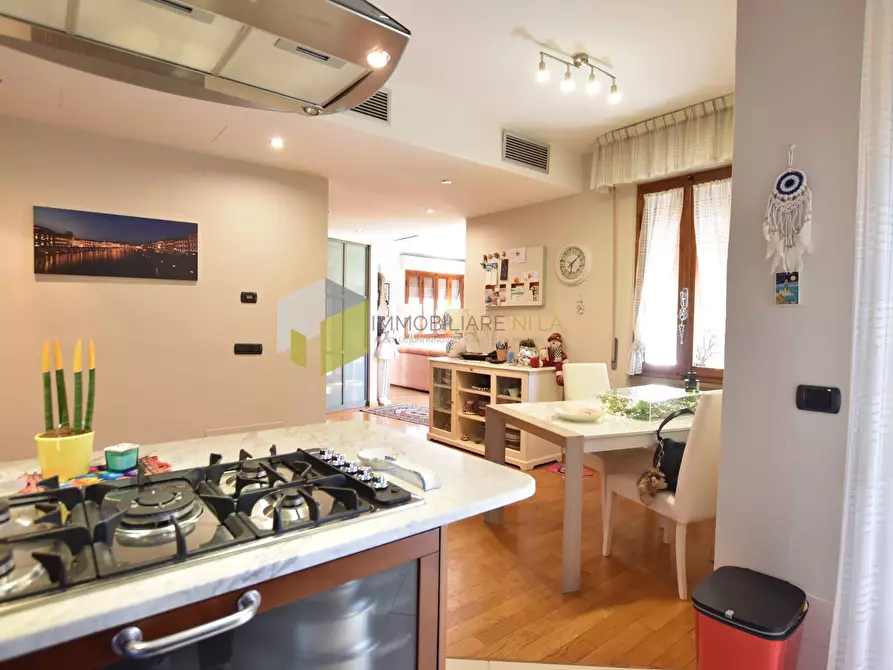 Immagine 14 di Palazzo in vendita  a Pisa
