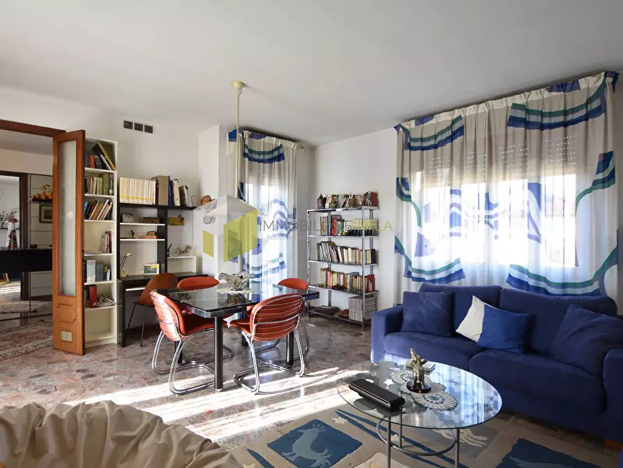Immagine 22 di Palazzo in vendita  a Pisa