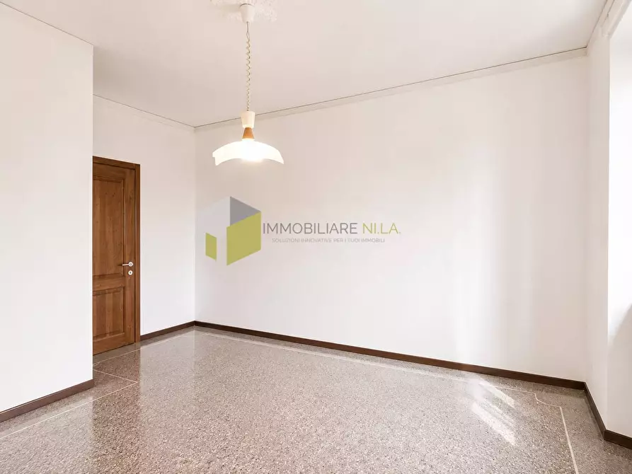 Immagine 11 di Appartamento in vendita  a Pisa