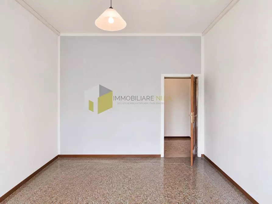 Immagine 17 di Appartamento in vendita  a Pisa