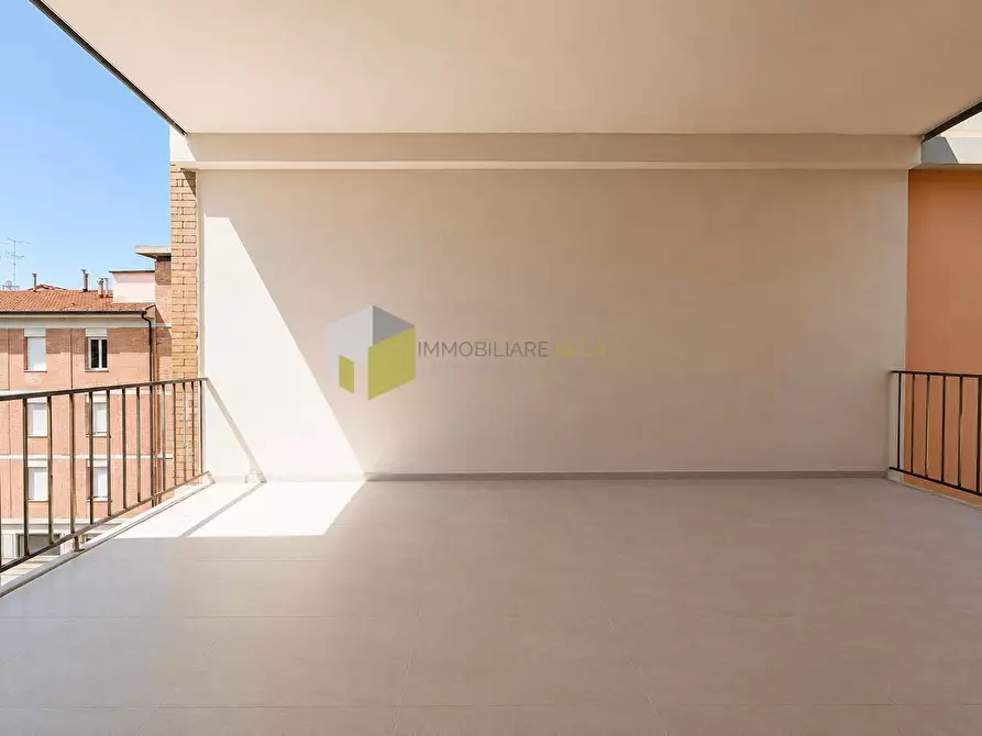 Immagine 11 di Appartamento in vendita  a Pisa