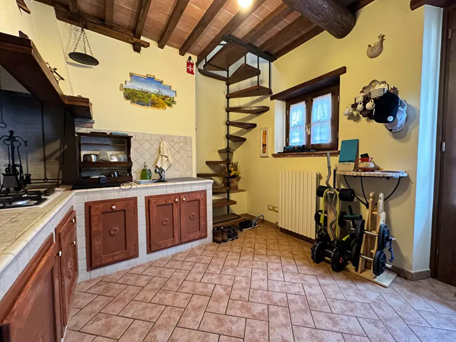 Immagine 21 di Appartamento in vendita  a Vecchiano