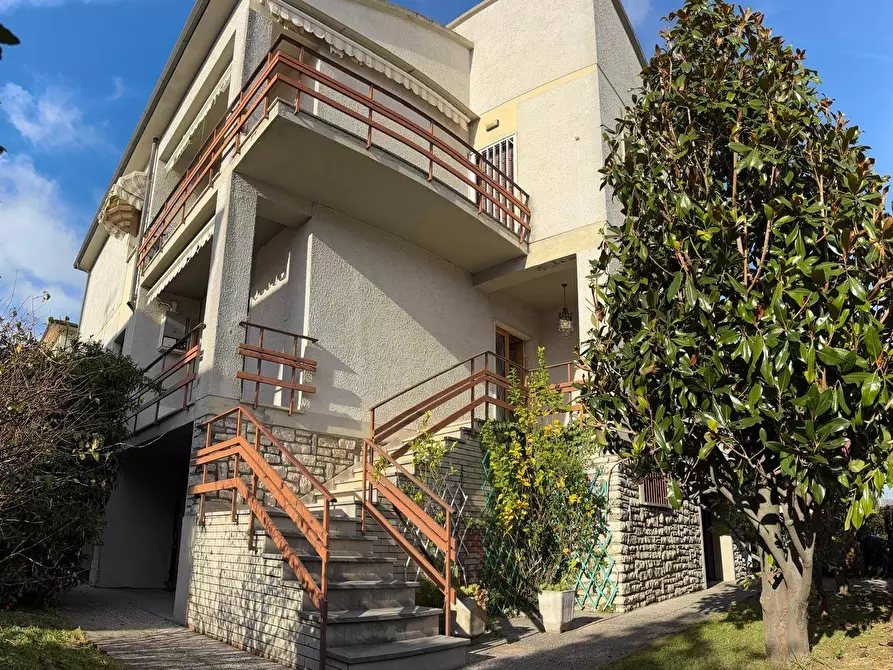 Immagine 65 di Villa in vendita  a Pisa