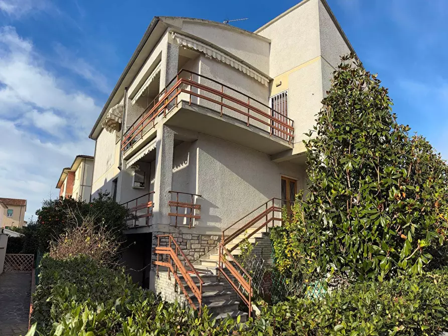 Immagine 66 di Villa in vendita  a Pisa
