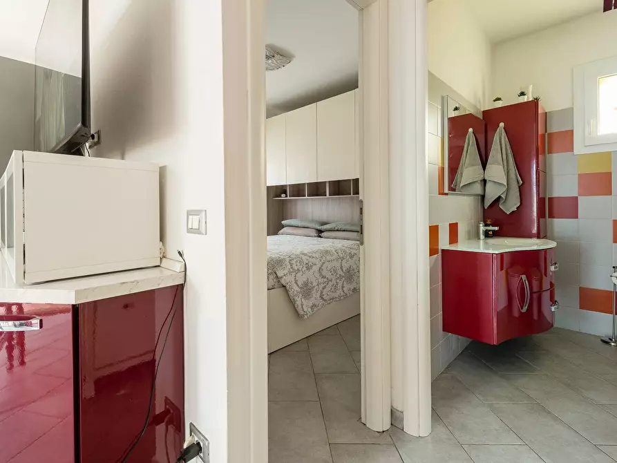 Immagine 11 di Appartamento in vendita  a Pisa