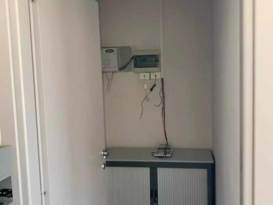 Immagine 14 di Locale commerciale in vendita  a Pisa