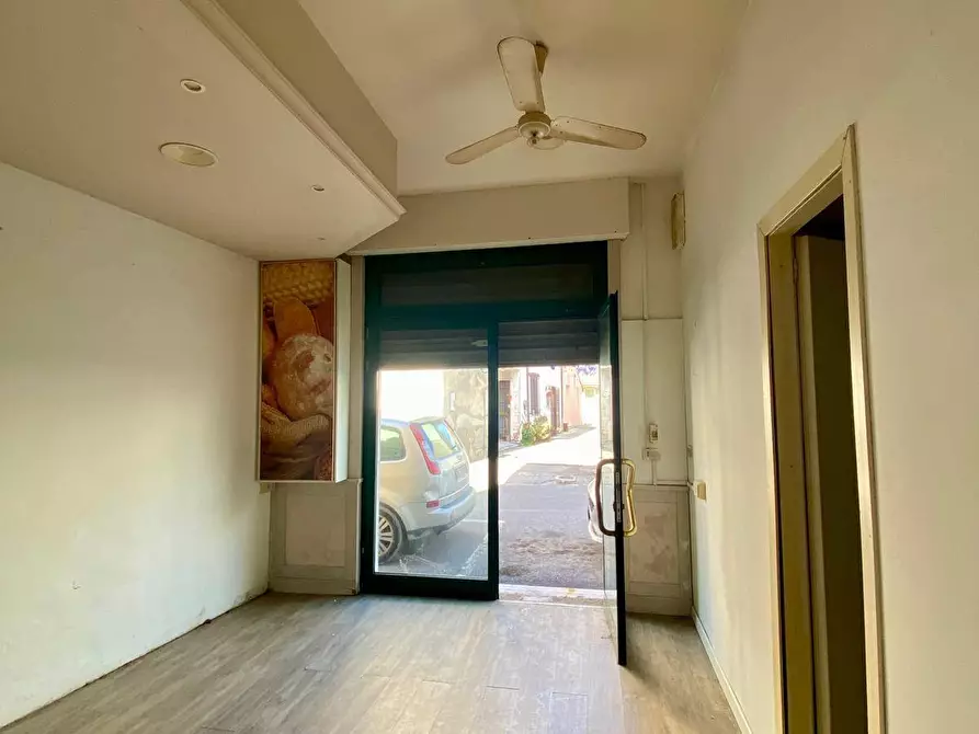 Immagine 1 di Locale commerciale in vendita  a Vecchiano