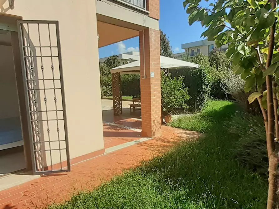 Immagine 2 di Appartamento in vendita  a Pisa