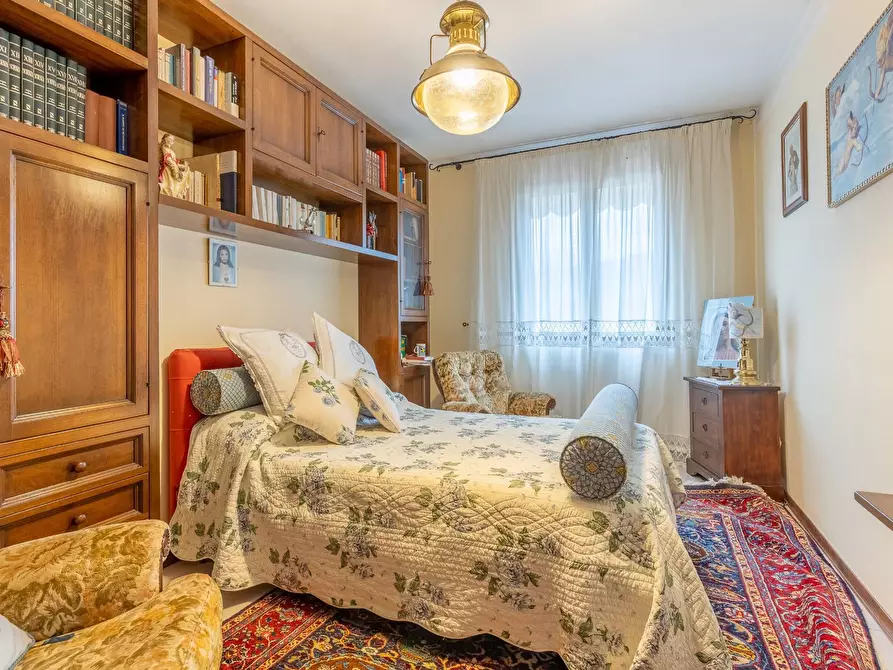 Immagine 18 di Villa in vendita  a Vecchiano