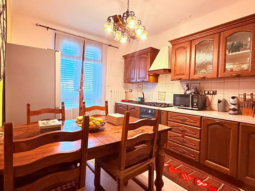 Immagine 2 di Casa indipendente in vendita  a Cascina