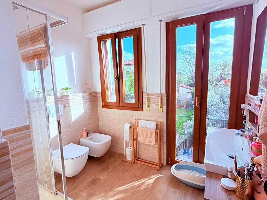 Immagine 13 di Casa indipendente in vendita  a Cascina