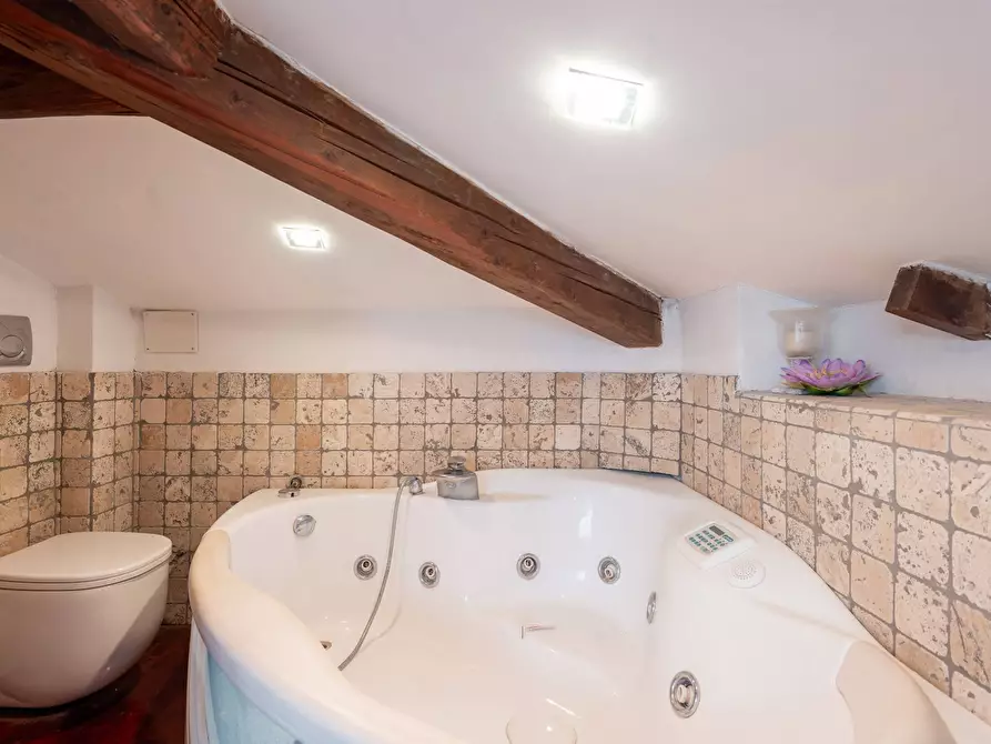 Immagine 9 di Appartamento in vendita  a Pisa