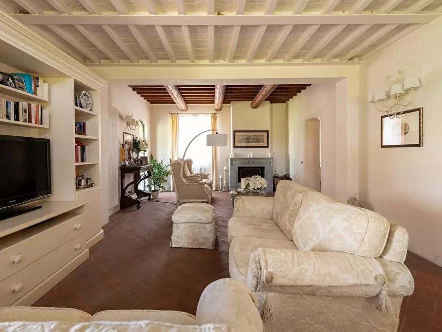 Immagine 6 di Villa in vendita  a Cascina