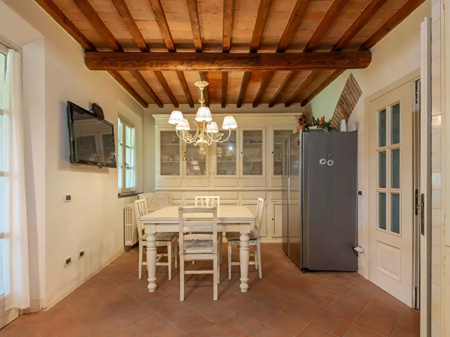 Immagine 18 di Villa in vendita  a Cascina
