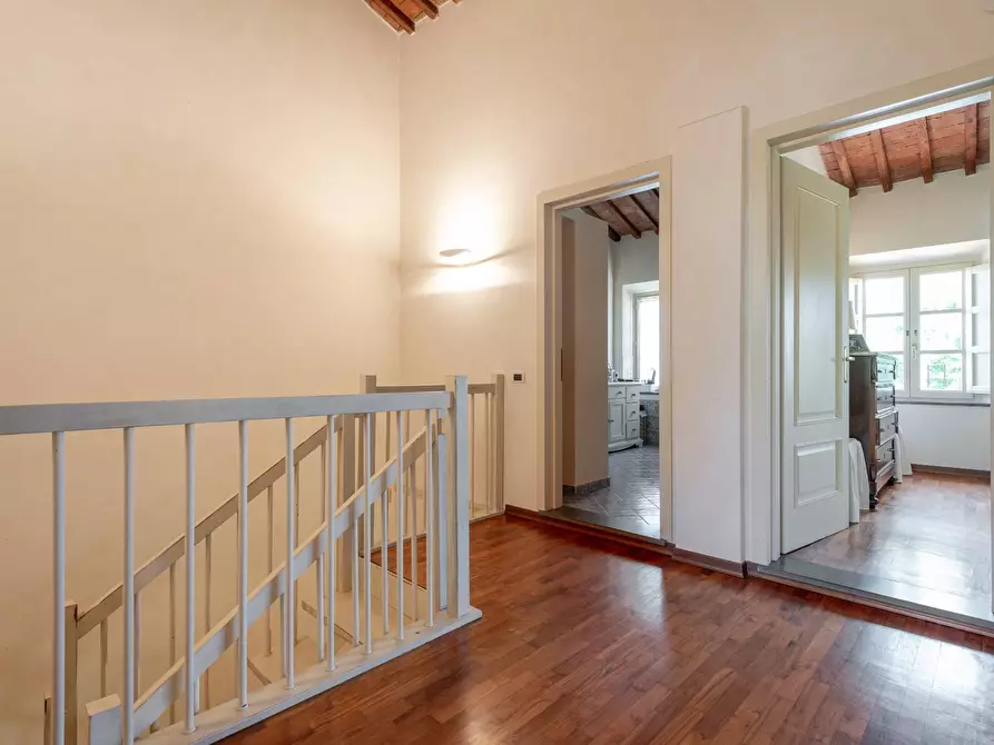 Immagine 25 di Villa in vendita  a Cascina