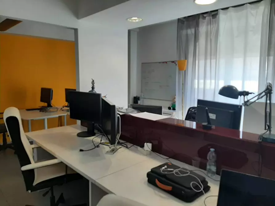 Immagine 3 di Ufficio in affitto  a San Giuliano Terme