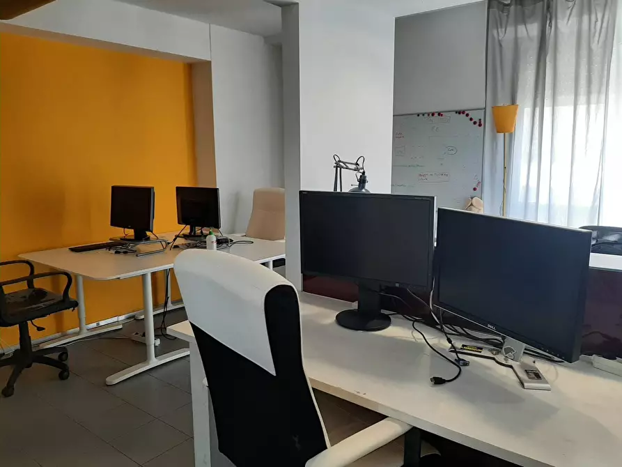 Immagine 2 di Ufficio in affitto  a San Giuliano Terme