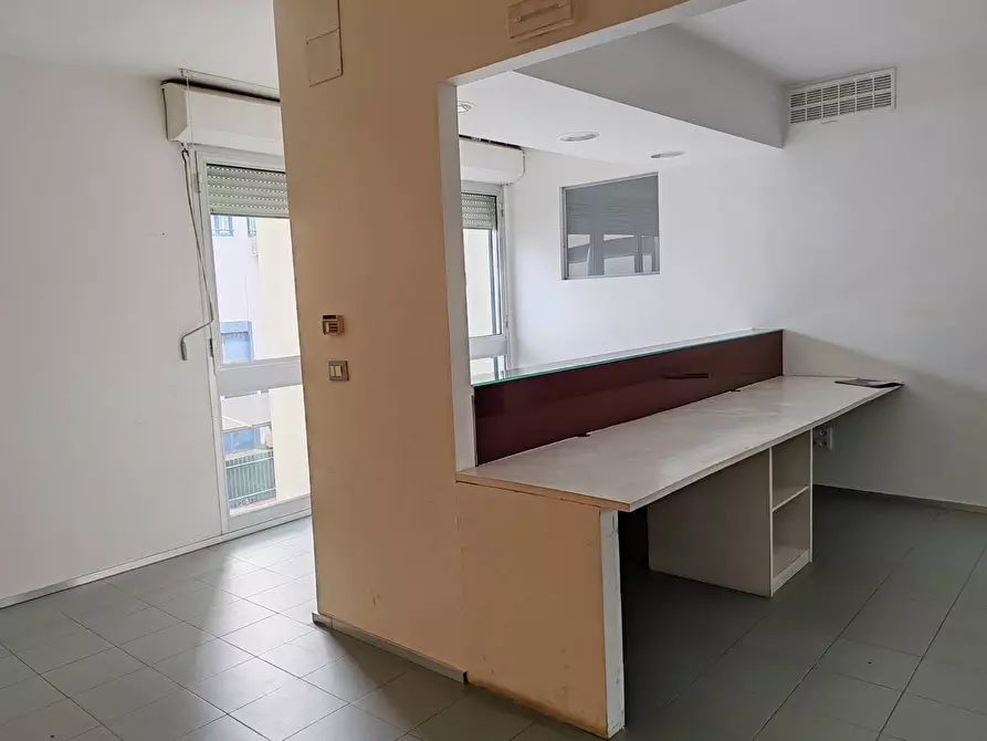 Immagine 7 di Ufficio in affitto  a San Giuliano Terme