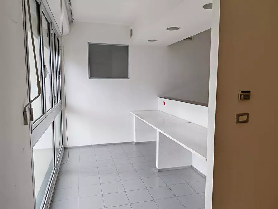 Immagine 8 di Ufficio in affitto  a San Giuliano Terme