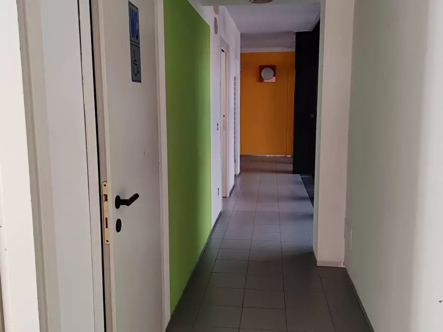Immagine 18 di Ufficio in affitto  a San Giuliano Terme