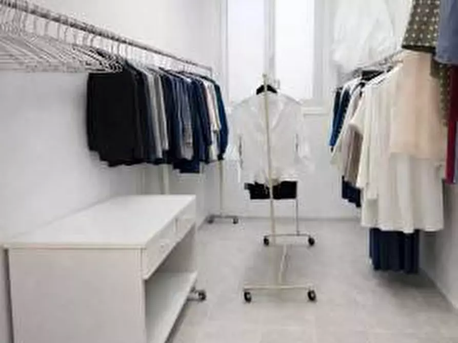 Immagine 4 di Locale commerciale in affitto  a Pisa