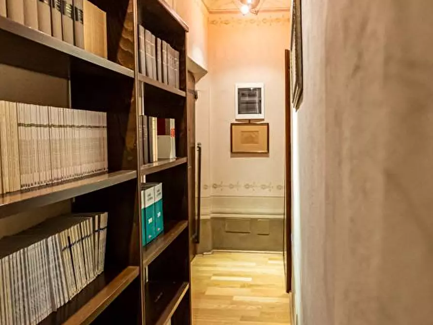 Immagine 31 di Appartamento in vendita  a Pisa