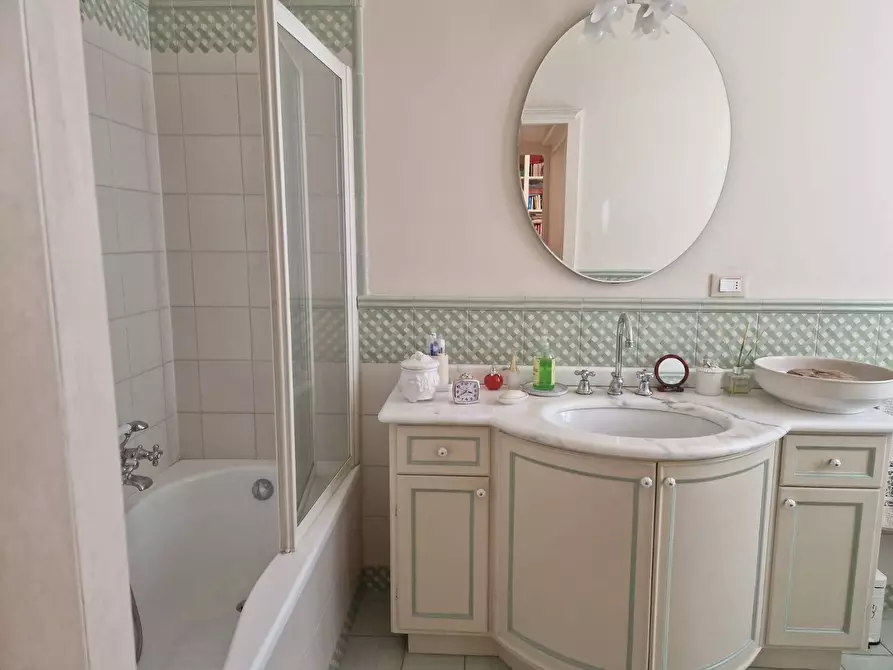 Immagine 5 di Villa in vendita  a Pisa