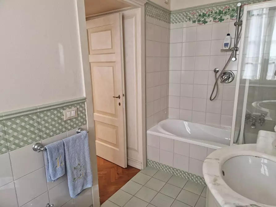 Immagine 22 di Villa in vendita  a Pisa