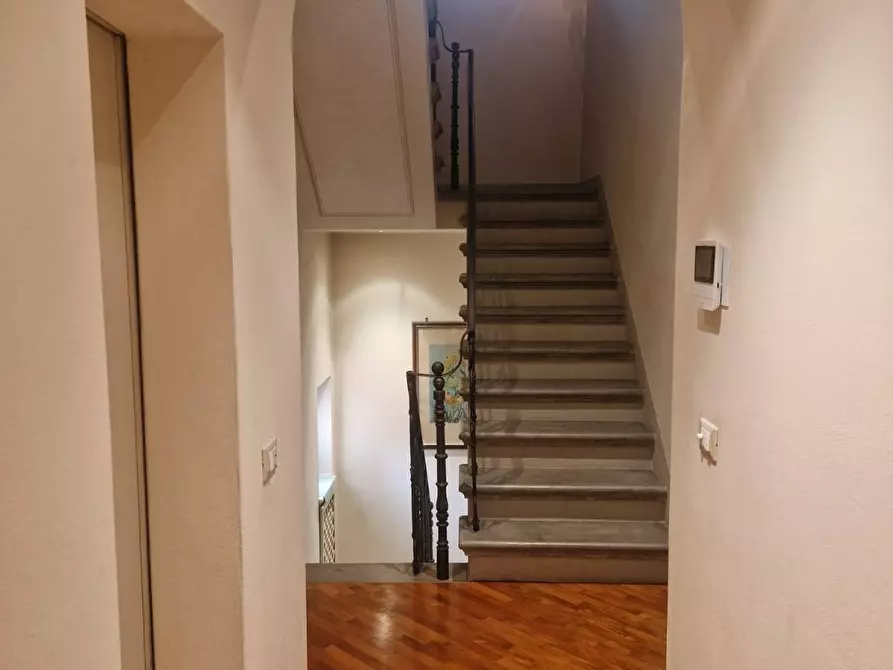 Immagine 8 di Villa in vendita  a Pisa