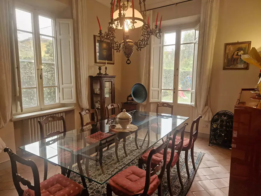 Immagine 11 di Villa in vendita  a Pisa