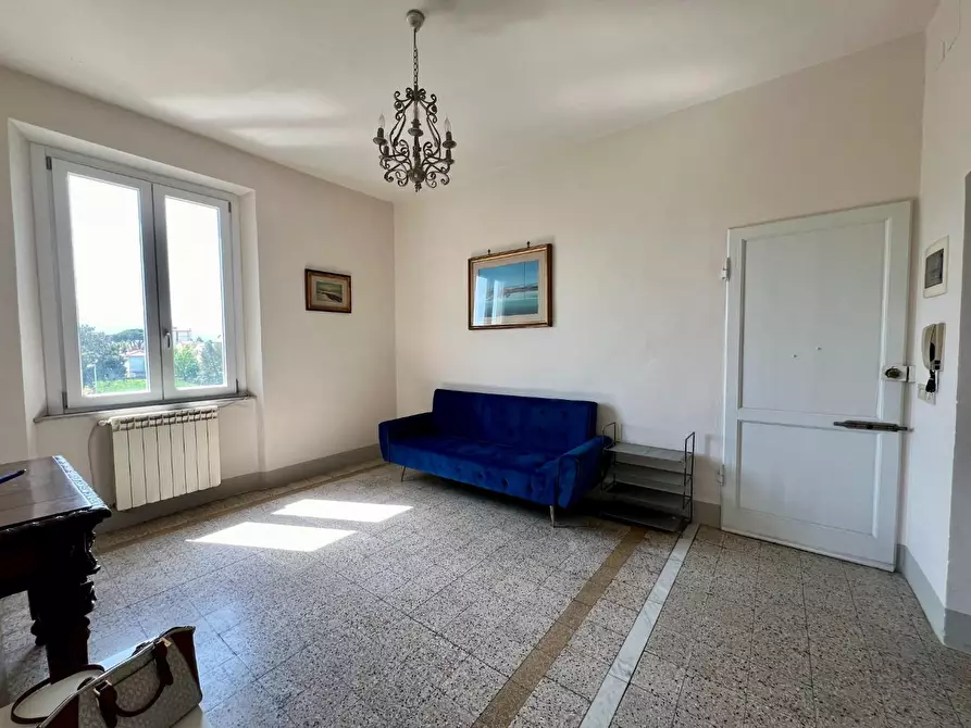 Immagine 1 di Appartamento in affitto  a Lucca