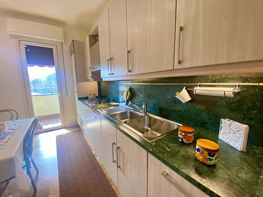 Immagine 10 di Appartamento in affitto  a Lucca