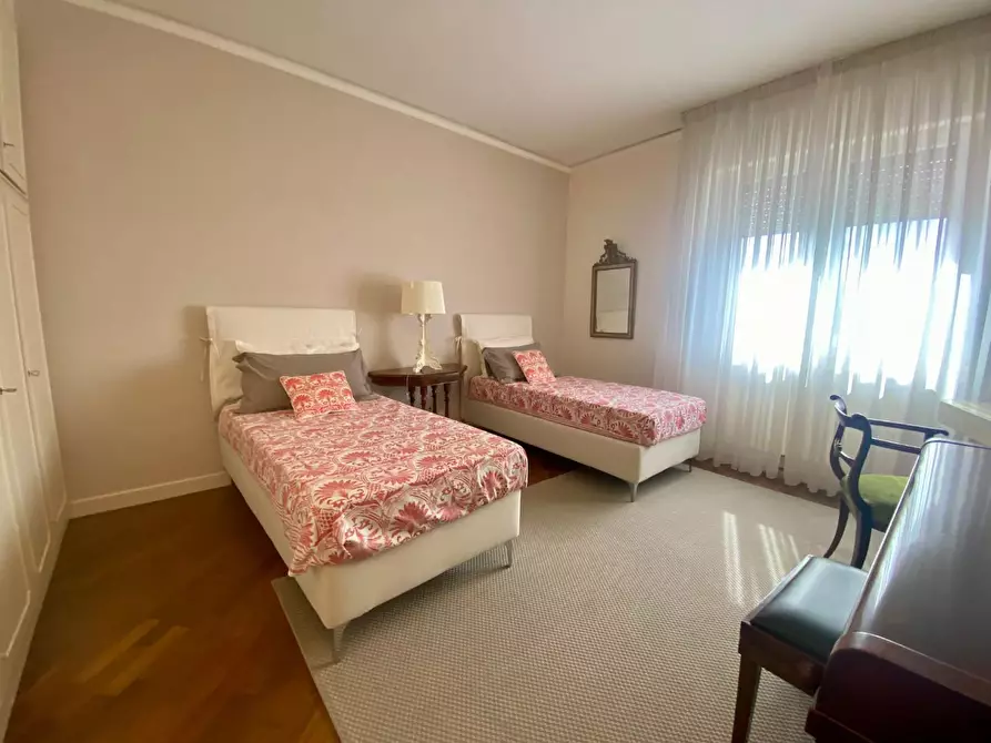 Immagine 18 di Appartamento in affitto  a Lucca