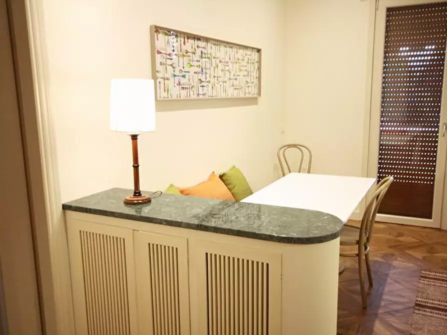 Immagine 70 di Appartamento in affitto  a Lucca