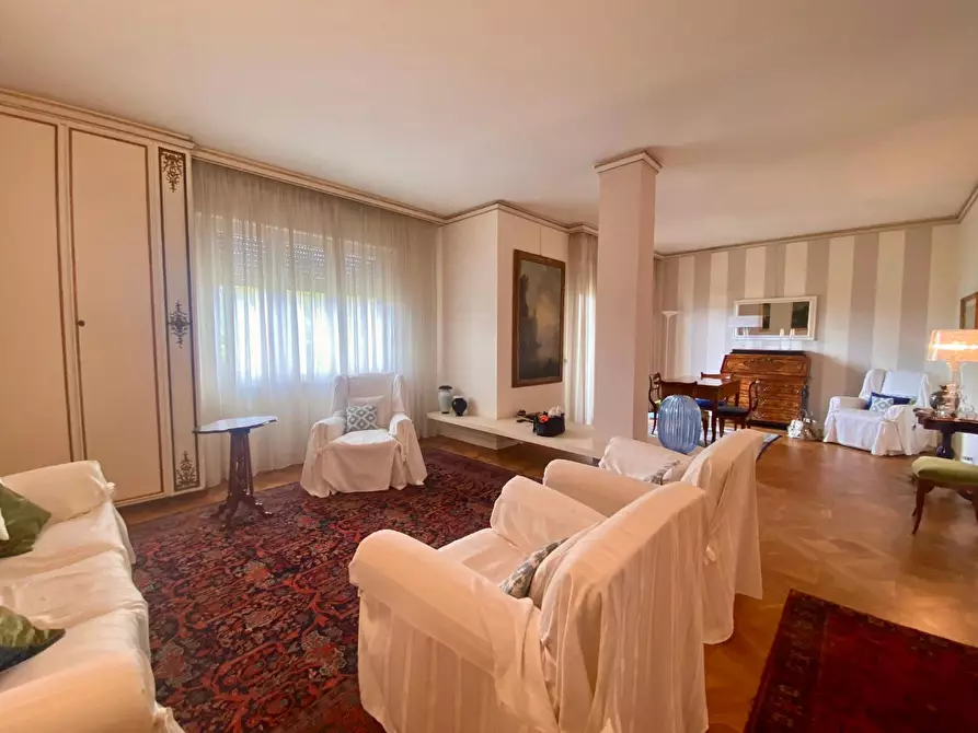 Immagine 3 di Appartamento in affitto  a Lucca