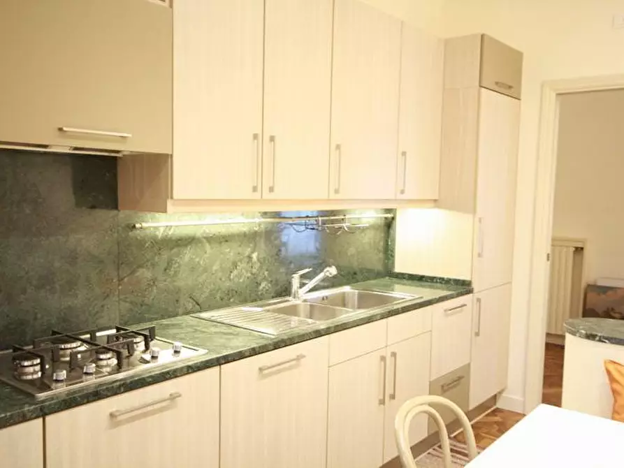 Immagine 67 di Appartamento in affitto  a Lucca