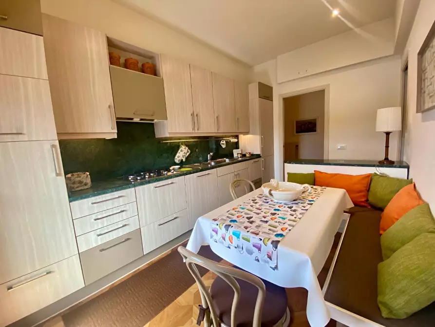 Immagine 9 di Appartamento in affitto  a Lucca