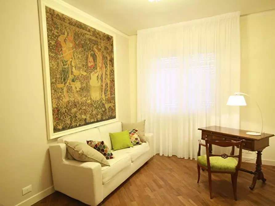 Immagine 44 di Appartamento in affitto  a Lucca