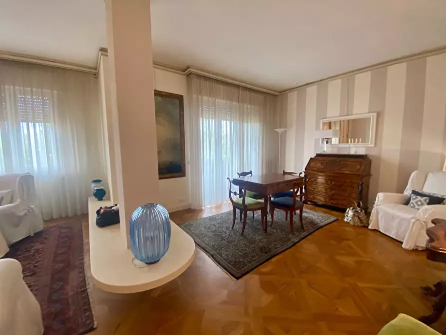 Immagine 6 di Appartamento in affitto  a Lucca