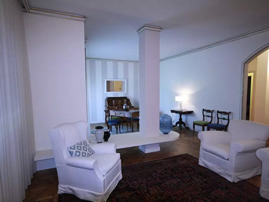 Immagine 34 di Appartamento in affitto  a Lucca