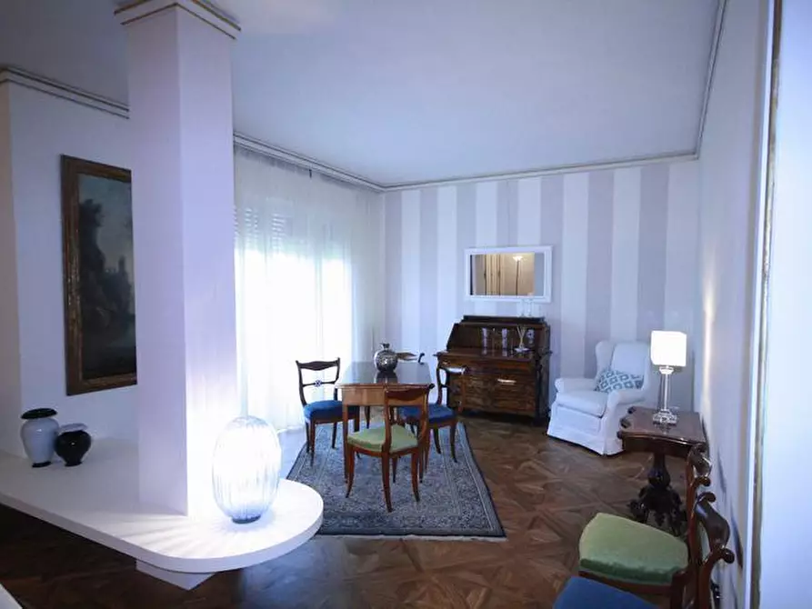 Immagine 31 di Appartamento in affitto  a Lucca