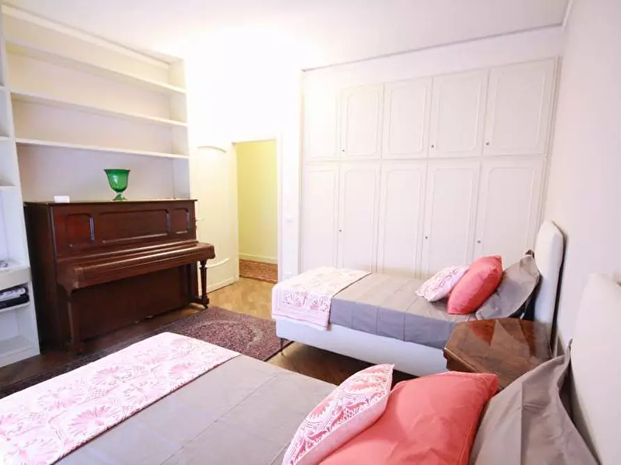 Immagine 49 di Appartamento in affitto  a Lucca