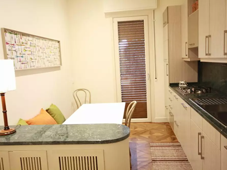 Immagine 66 di Appartamento in affitto  a Lucca