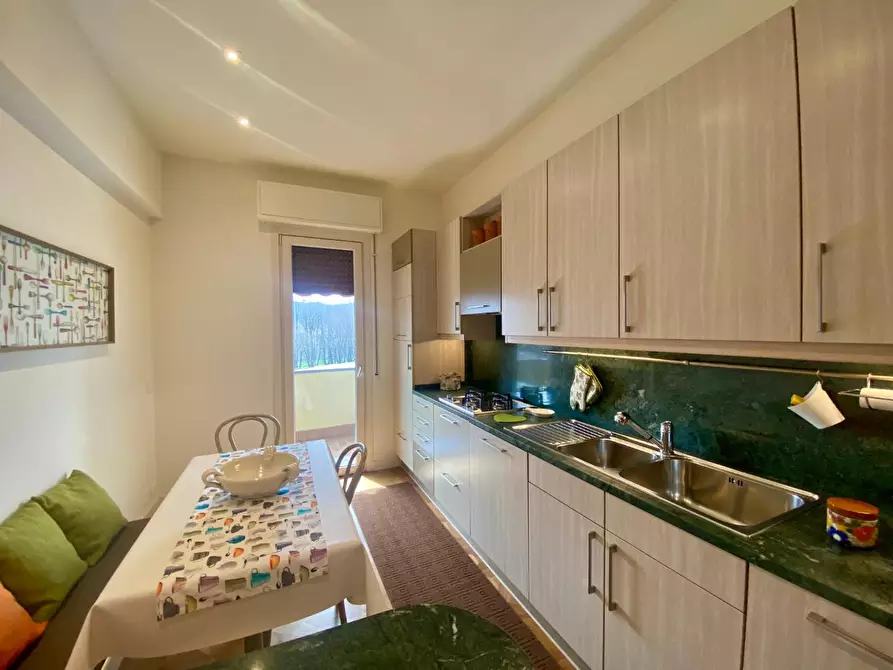 Immagine 11 di Appartamento in affitto  a Lucca