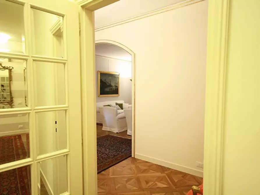 Immagine 46 di Appartamento in affitto  a Lucca