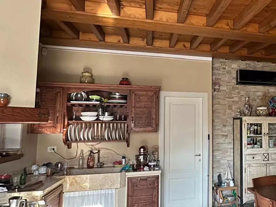 Immagine 6 di Appartamento in affitto  a Lucca