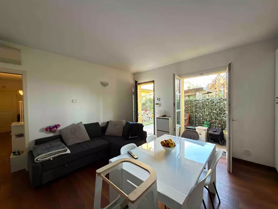 Immagine 3 di Appartamento in affitto  a Lucca