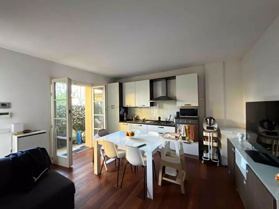 Immagine 2 di Appartamento in affitto  a Lucca