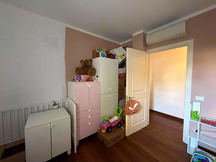 Immagine 11 di Appartamento in affitto  a Lucca