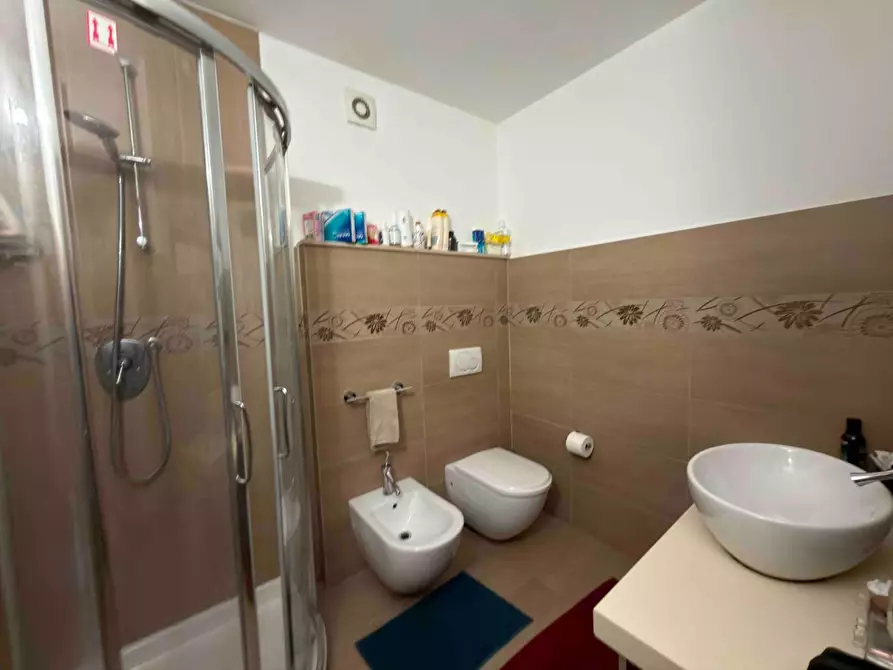 Immagine 17 di Appartamento in affitto  a Lucca